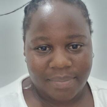 مربية أطفال في دبي: Sonia