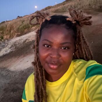 Babysitter in Cholet: Esthéry