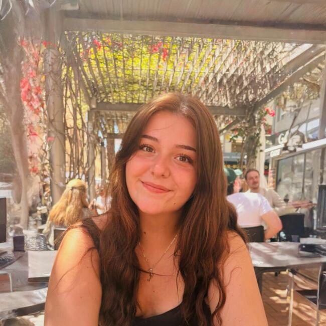 Canguro en Alicante: Stefania