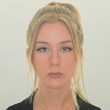 Baby-sitter in Thorold: Charlotte