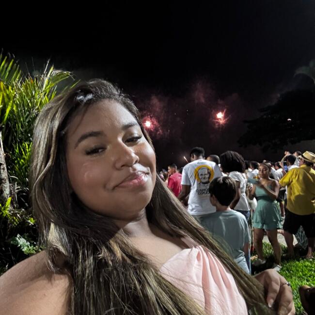 Babysitter in Santos: Julia