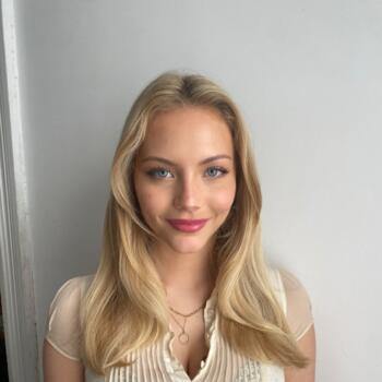 Babysitter in Biarritz: Erin