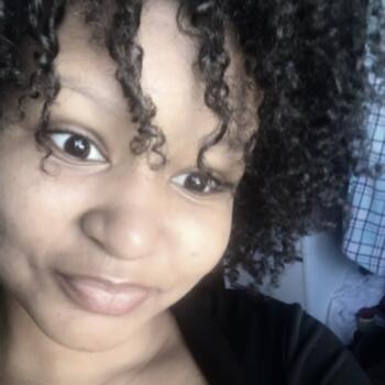 Babysitter in Bragança: Eveliny Macia