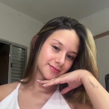 Babysitter Jacareí: Mariane