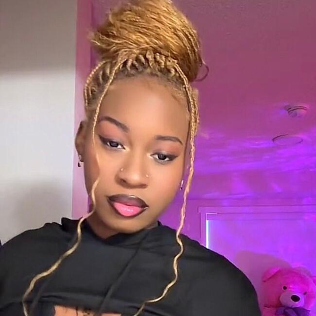 Babysitter in Calgary: Ivy