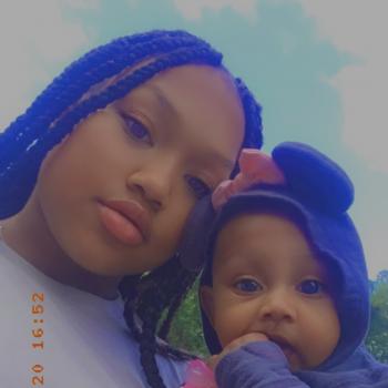 Babysitter Detroit: Ajah