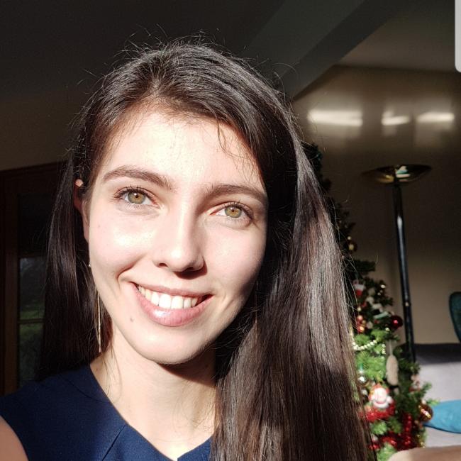 Barnvakt i Curgies: Camille