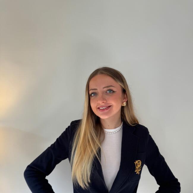 Babysitter in London: Camille