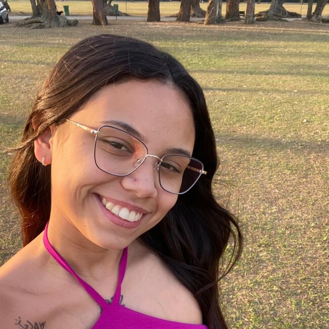 Babysitter in São José dos Campos: Iris