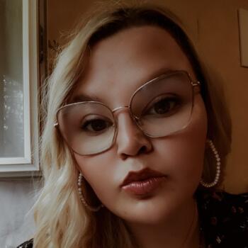 Babysitter in Couches: Virginie