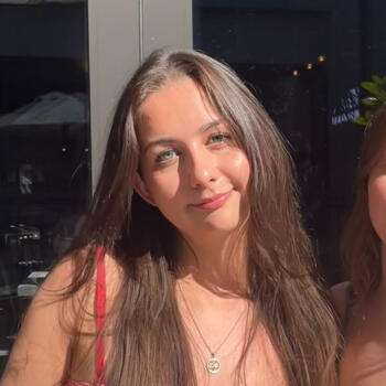 Babysitter in Ashburton: Lily