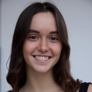 Babysitter in Sitges: Mia Rose