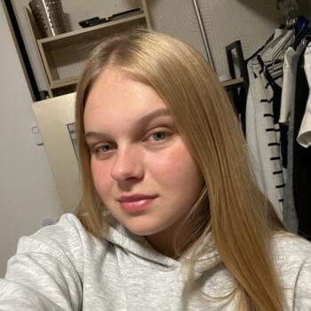 Babysitter in Boulogne-sur-Mer: Emy