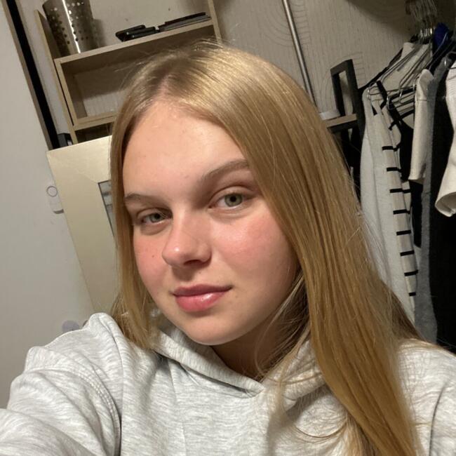 Babysitter in Boulogne-sur-Mer: Emy