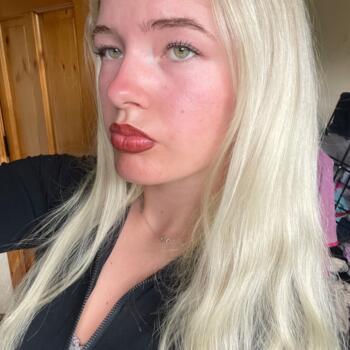 Childminder job in Letterkenny: babysitting job Yasmine