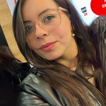 Babá Gravataí: Larissa