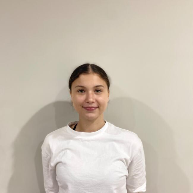 Babysitter in Gold Coast: Nicole