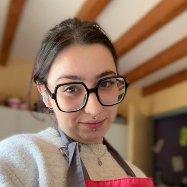 Babysitter in Éloyes: Nina