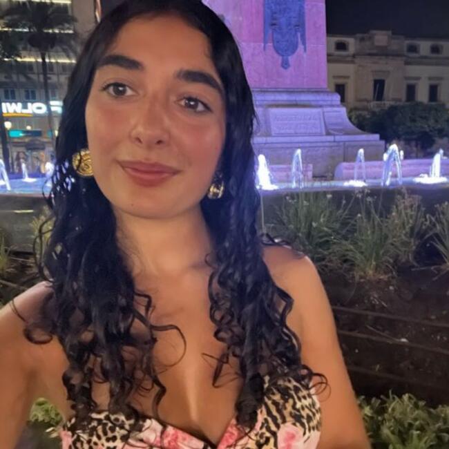 Babysitter em Almada: Bruna