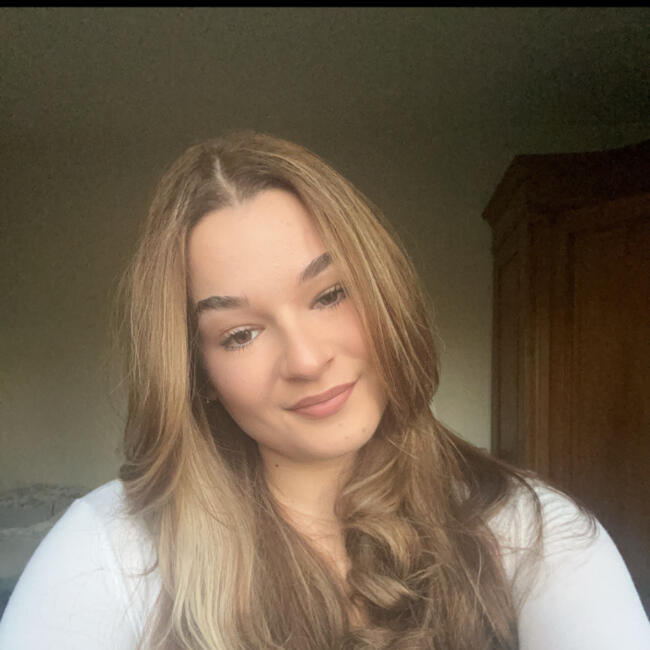 Babysitter in Muespach-le-Haut: Estelle