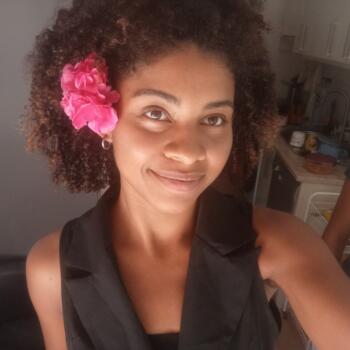 Babysitter em Oeiras: Taylane