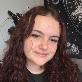 Babysitter in St Helens: Hannah