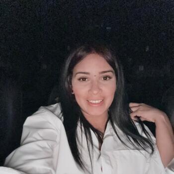 Babysitter in Arroyo de la Encomienda: Genesis