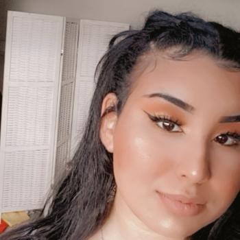 Barnvakt i Valenciennes: Kahina