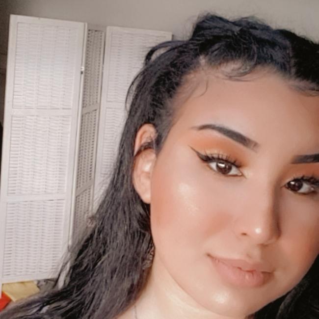 Barnvakt i Valenciennes: Kahina