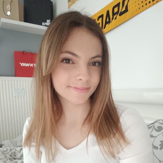 Babysitter in Franqueville-Saint-Pierre: Kaïna