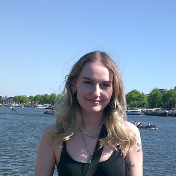 Babysitter in Aylesbury: Ellie