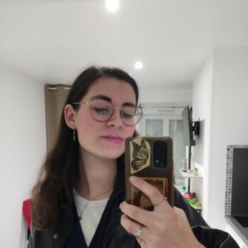 Babysitter in Saint-Herblain: Sarah