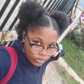 Babysitter in Spanish Town: Okeilah