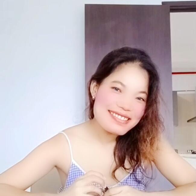 बम्बई में आया: Victoria seema sangma