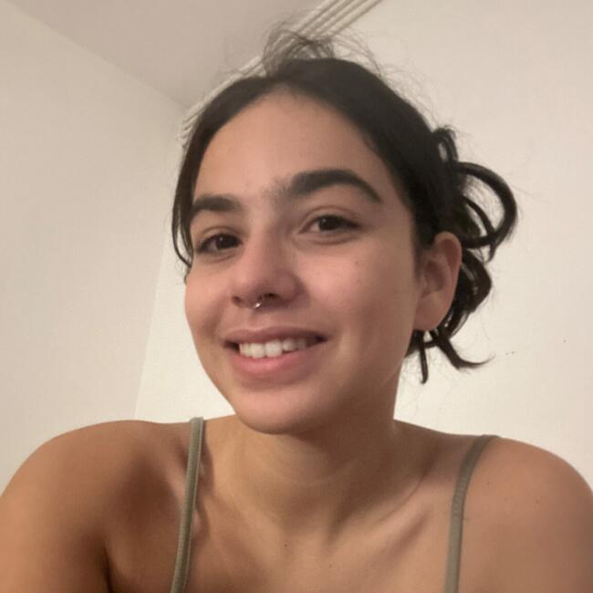 Babysitter in Paris: Lina