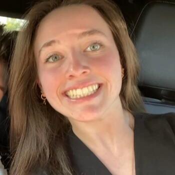 Babysitter in St-Malo: Laura