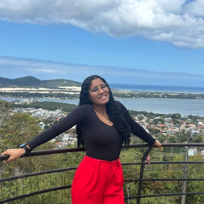 Babá em Barra Velha: Rayane