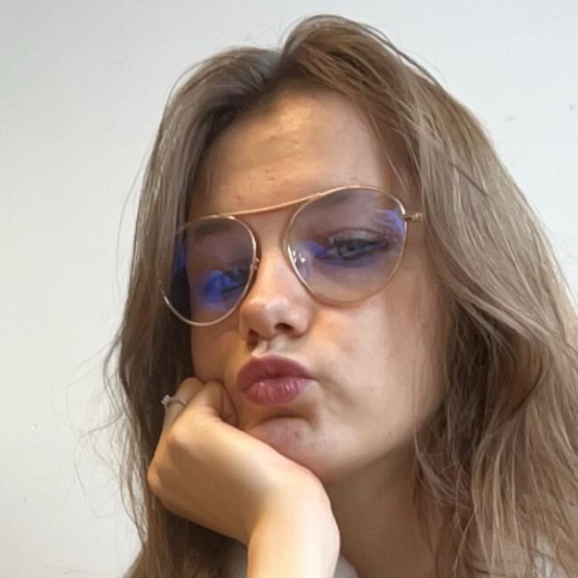 Babysitter in Gavere: Allyssa