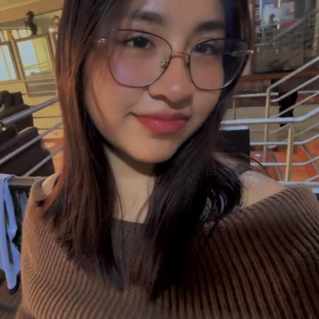 Babysitter in Ate: Andrea Selene
