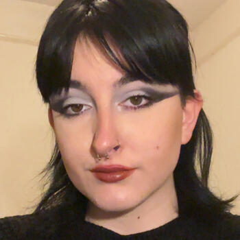 Babysitter in Plymouth: Macy