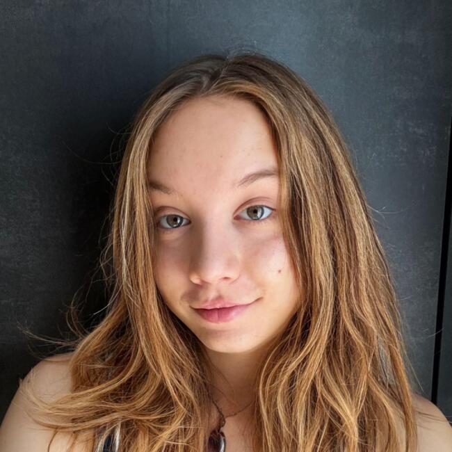 Babysitter in Tours: Louise