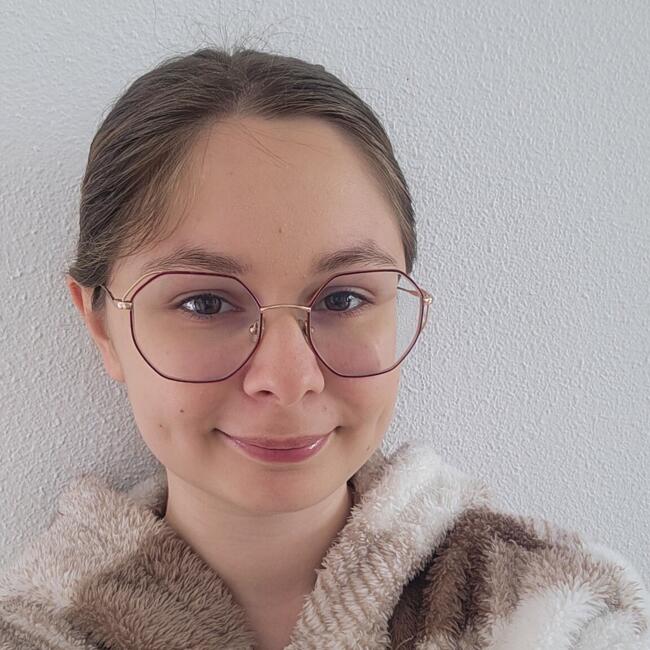 Babysitter in Tours: Keina