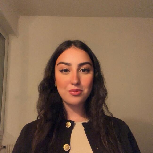 Babysitter in Nîmes: Marwa