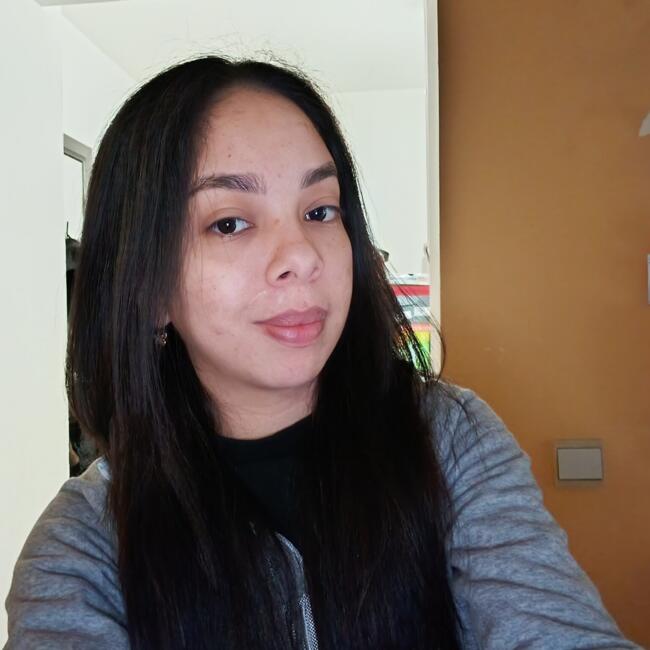 Babysitter in Sint-Gillis: Elisa Valdez Cantero