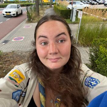 Babysitter in Ville-sur-Haine: Rose