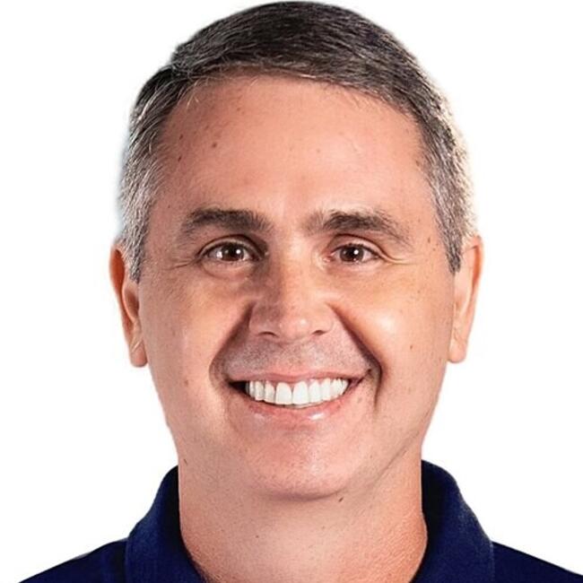 Babysitting job in Guimarães: Liso