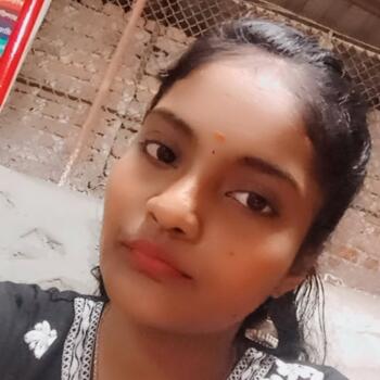 बेबीसिटर बम्बई: Nisha