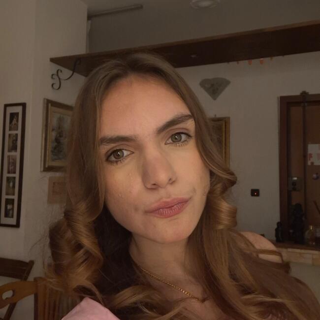 Babysitter in Genoa: Giulia