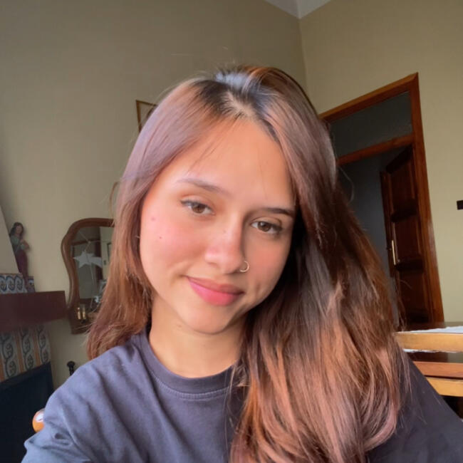 Babysitter in Villanueva de Castellón: Abigail