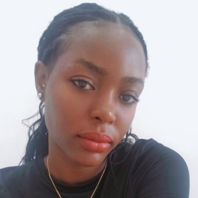 جليسة أطفال في دبي: Karungi